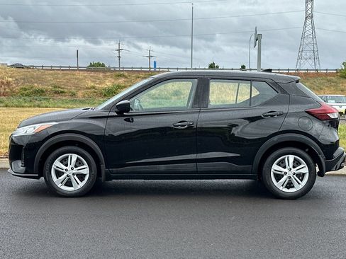 Used 2021 Nissan Kicks S FWD image 6