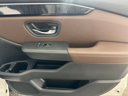 Used 2025 Honda Pilot Elite image 24
