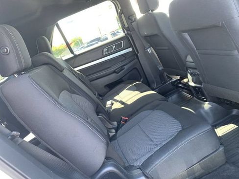 Used 2017 Ford Explorer XLT w/ Equipment Group 201A FWD image 12