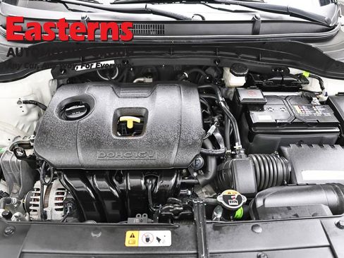 Used 2025 Kia Soul LX w/ LX Technology Package FWD image 7