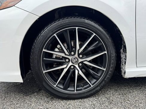 Used 2024 Toyota Camry SE image 2