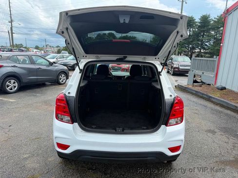 Used 2020 Chevrolet Trax LS w/ Tint and Cruise Package FWD image 23