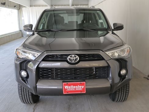 Used 2014 Toyota 4Runner SR5 image 4