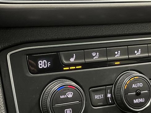 Used 2019 Volkswagen Atlas SE w/ Panoramic Sunroof Package image 8