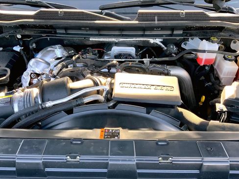 Used 2024 Chevrolet Silverado 2500 High Country w/ Technology Package AWD/4WD image 32