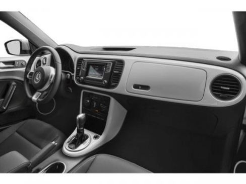 Used 2019 Volkswagen Beetle 2.0T SE FWD image 16