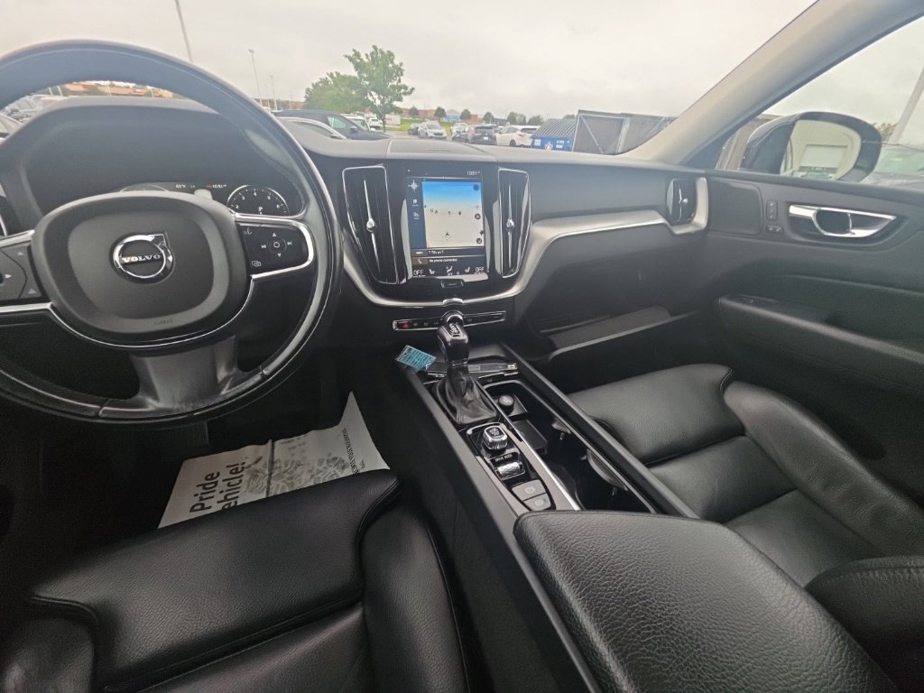Used 2019 Volvo XC60 T5 Momentum w/ Multimedia Package AWD/4WD image 28