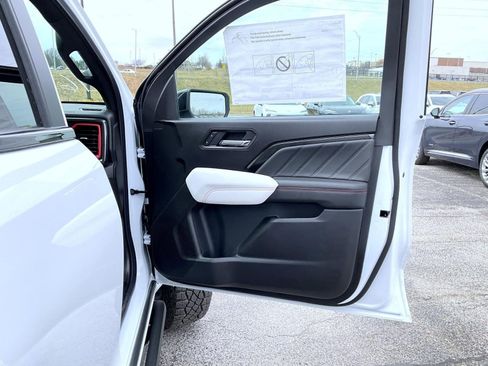 New 2026 GMC Canyon AT4X w/ LPO, Black Badging Package image 16