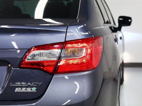 Used 2016 Subaru Legacy 2.5i Premium image 13