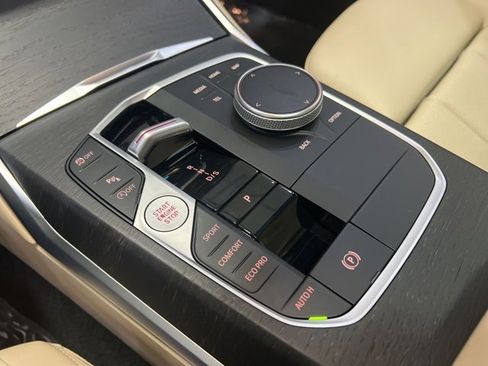 Used 2023 BMW 330i xDrive 330i xDrive w/ Driving Assistance Package image 27