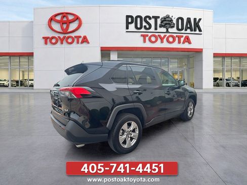 Used 2025 Toyota RAV4 XLE FWD image 7