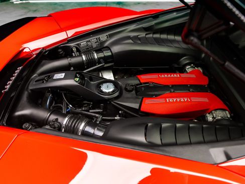 Used 2018 Ferrari 488 GTB RWD image 44