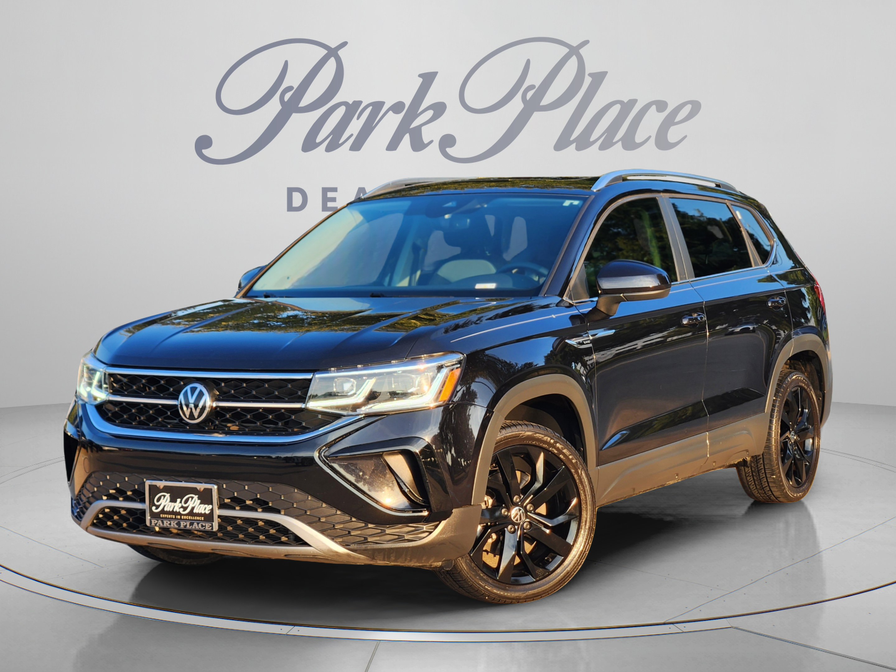 Used 2022 Volkswagen Taos SEL FWD image 1