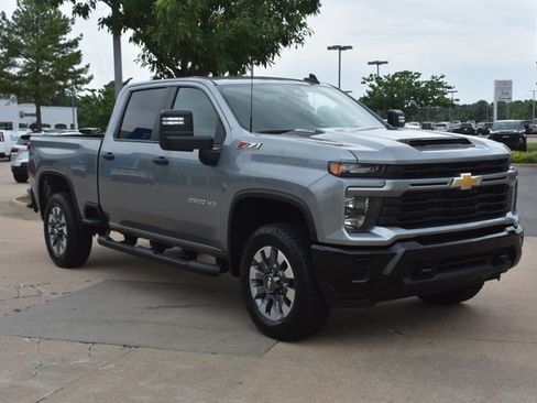 New 2026 Chevrolet Silverado 2500 Custom w/ Custom Value Package AWD/4WD image 3