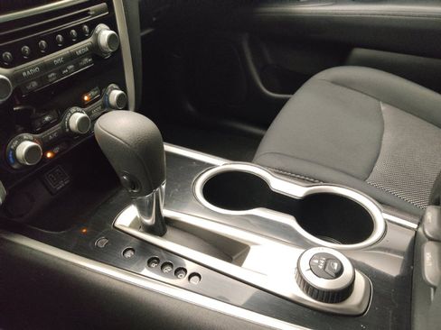 Used 2018 Nissan Pathfinder S image 26