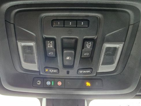 Used 2019 Chevrolet Silverado 1500 High Country image 33