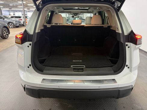Used 2025 Nissan Rogue SL w/ Tech Package image 22