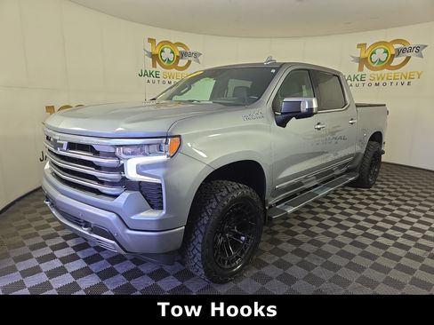 Used 2024 Chevrolet Silverado 1500 High Country w/ Technology Package AWD/4WD image 3
