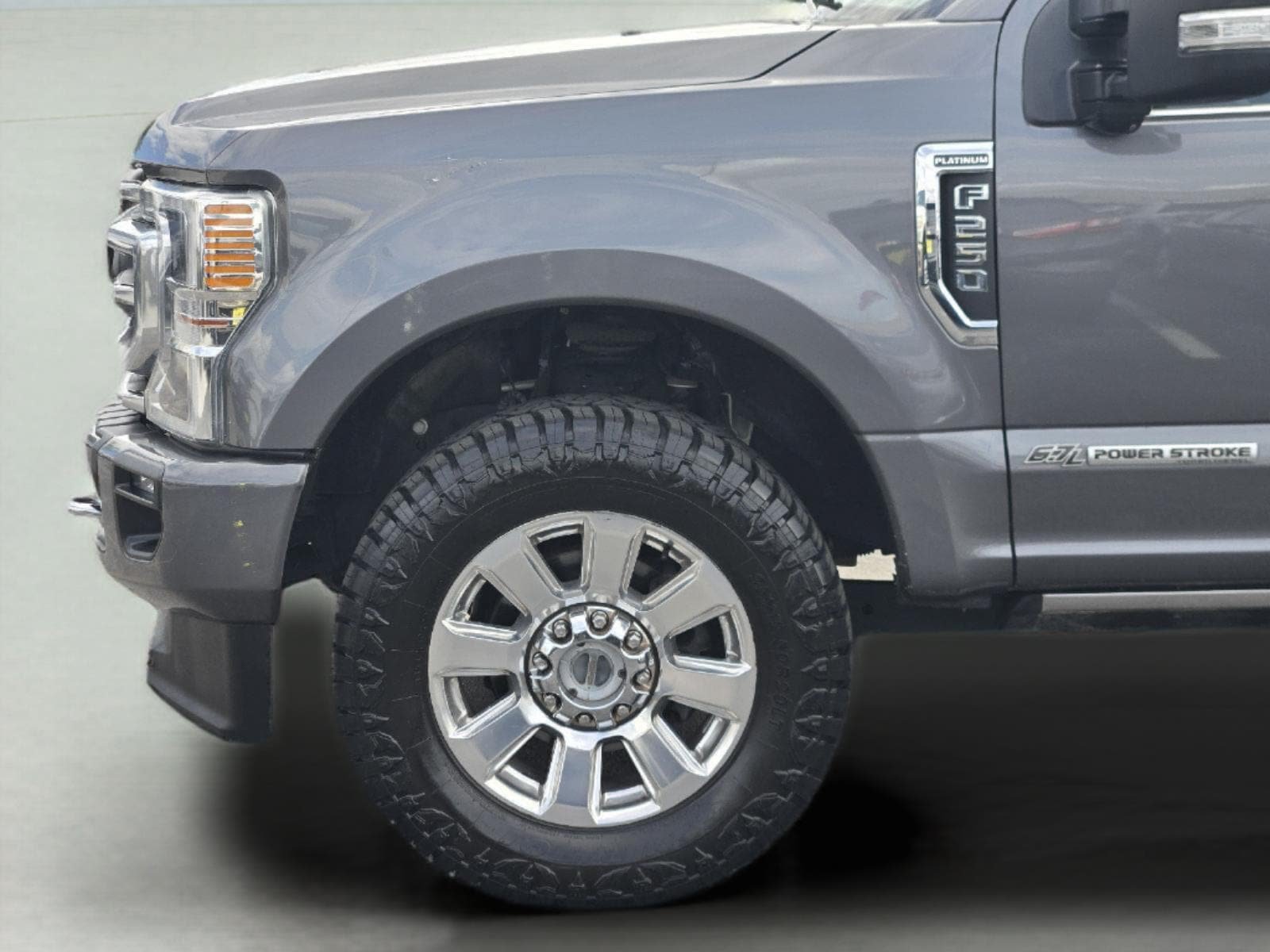 Used 2022 Ford F250 Platinum w/ FX4 Off-Road Package AWD/4WD image 9