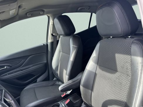 Used 2022 Buick Encore Preferred w/ Safety Package image 13