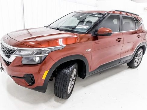 Used 2021 Kia Seltos S AWD/4WD image 2