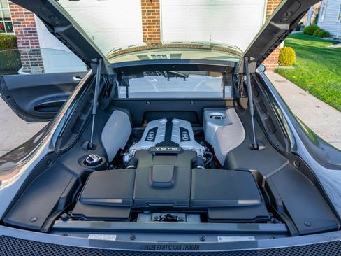 Used 2014 Audi R8 V8 image 17