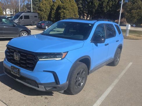 Used 2023 Honda Pilot TrailSport image 19