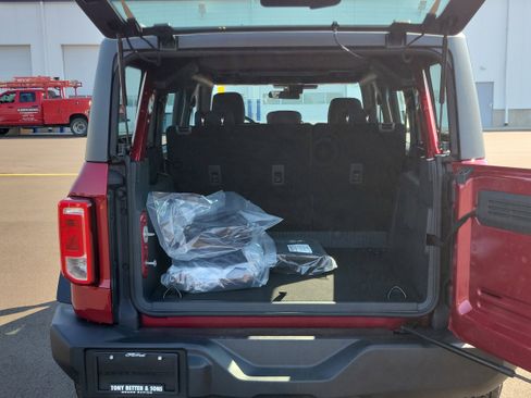 New 2025 Ford Bronco 4-Door image 8