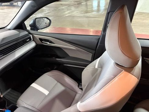 Used 2026 Toyota Camry SE FWD image 25