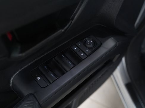 Used 2025 Toyota Tacoma SR5 image 21