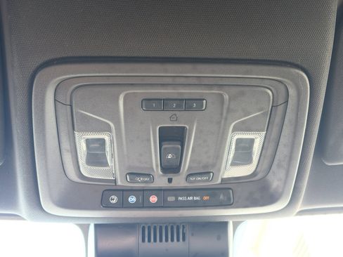 Used 2024 GMC Sierra 3500 SLT w/ SLT Premium Package image 26