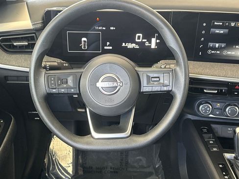 Used 2025 Nissan Kicks SV FWD image 14