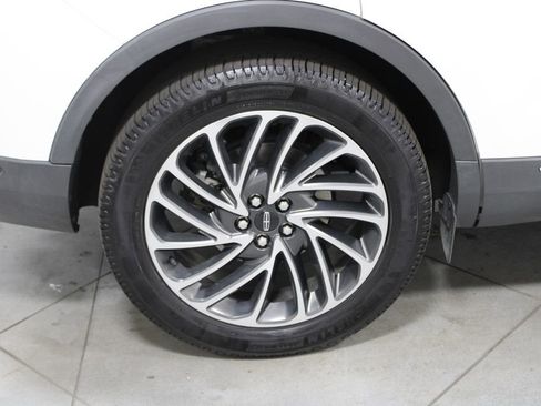 Used 2020 Lincoln Nautilus Reserve w/ Equipment Group 201A image 14