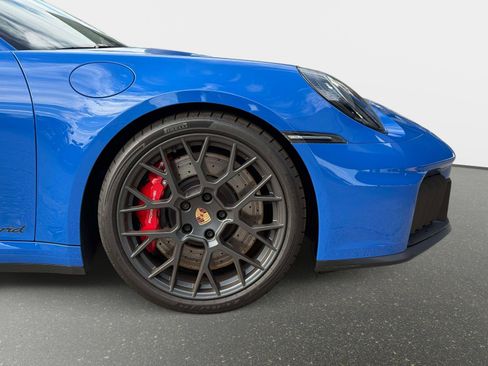 Used 2025 Porsche 911 Carrera GTS image 21