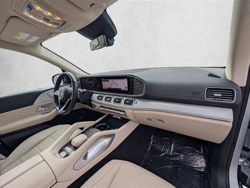 Used 2024 Mercedes-Benz GLS 450 4MATIC image 23