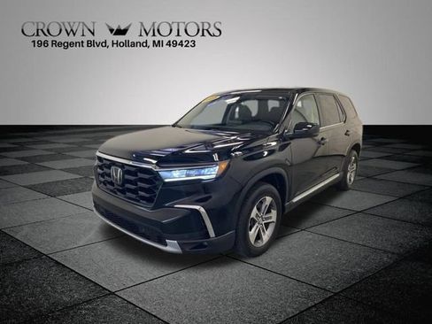 Used 2025 Honda Pilot EX-L image 3