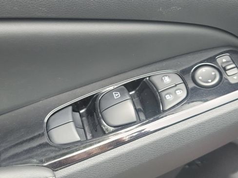 Used 2023 Nissan Altima 2.5 SV FWD image 33