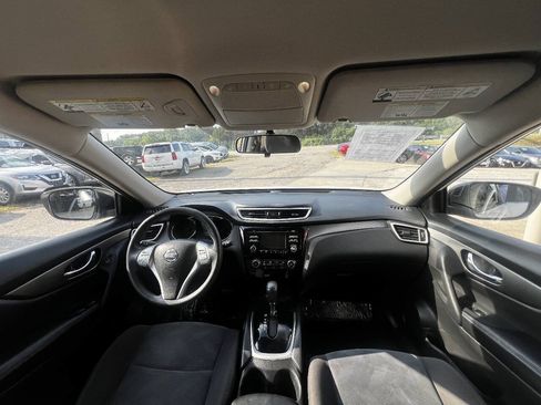 Used 2016 Nissan Rogue S w/ Appearance Package FWD image 12