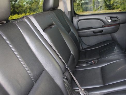 Used 2011 Chevrolet Suburban LT AWD/4WD image 39