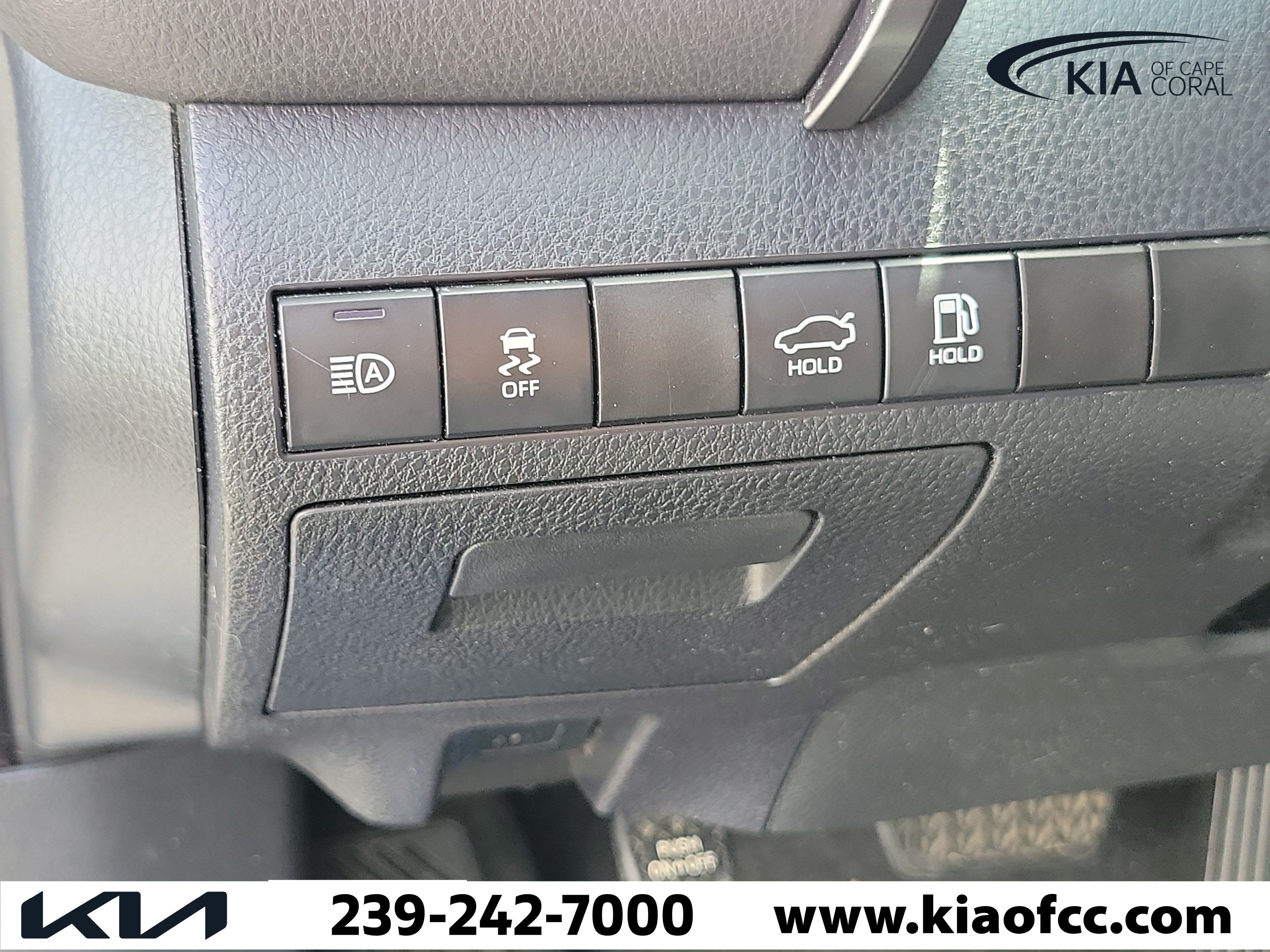 Used 2019 Toyota Camry SE FWD image 26