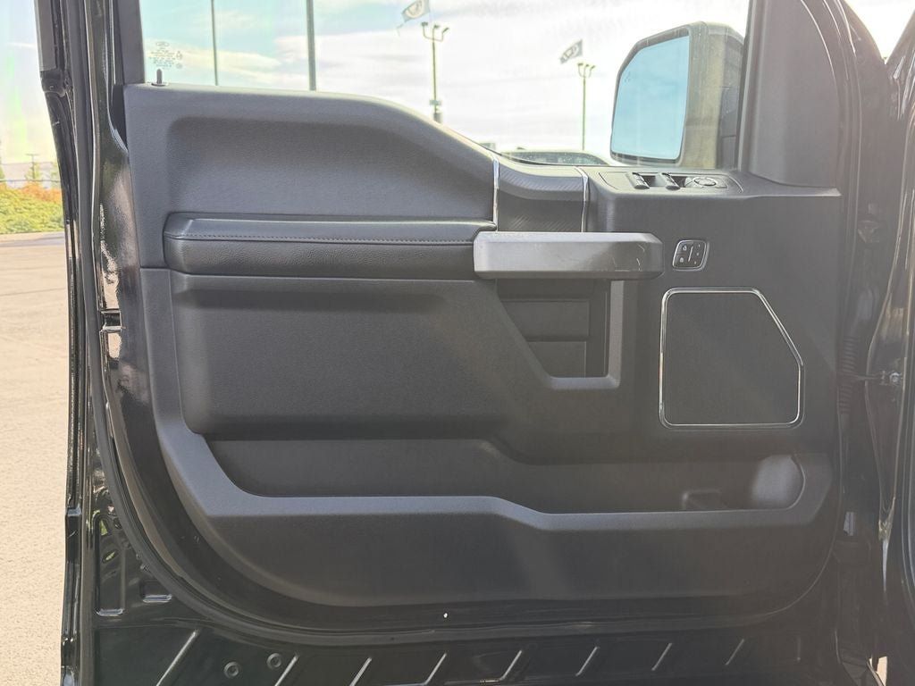 Used 2019 Ford F150 Lariat w/ Equipment Group 502A Luxury AWD/4WD image 20