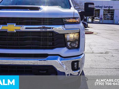 Used 2025 Chevrolet Silverado 2500 LT w/ Convenience Package AWD/4WD image 18