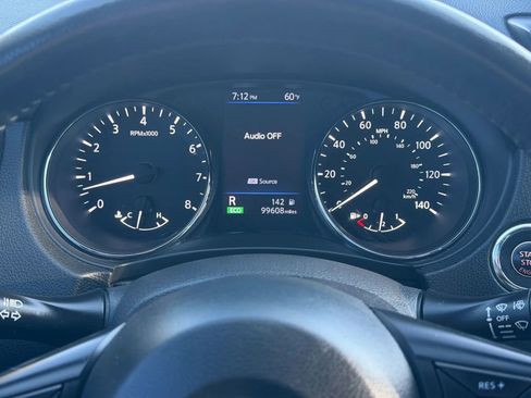 Used 2018 Nissan Rogue SL FWD image 37