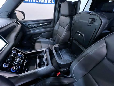 Used 2023 GMC Yukon Denali w/ Denali Reserve Package AWD/4WD image 30