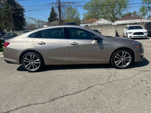 Used 2025 Chevrolet Malibu LT FWD image 4