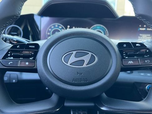 New 2025 Hyundai Elantra SEL image 21