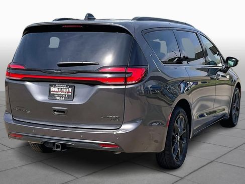 Used 2023 Chrysler Pacifica Limited w/ Uconnect Theater Family Group AWD/4WD image 13