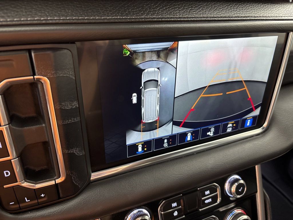 Used 2024 GMC Yukon XL Denali AWD/4WD image 41