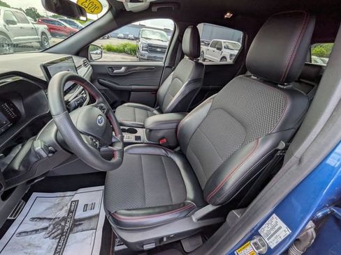 Certified 2023 Ford Escape ST-Line w/ Tech Pack #1 AWD/4WD image 7
