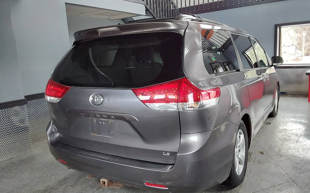 Used 2011 Toyota Sienna LE FWD image 23